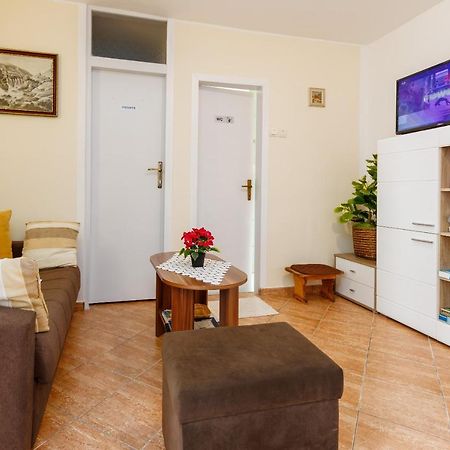 Apartment Zalac Слунь Екстер'єр фото
