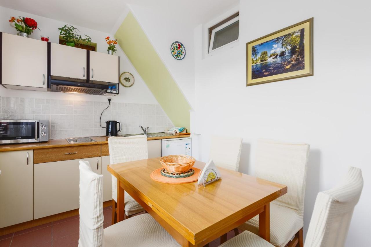 Apartment Zalac Слунь Екстер'єр фото