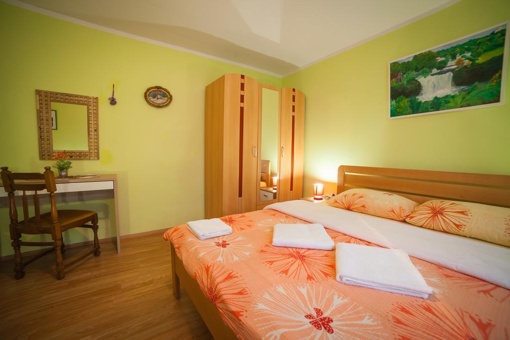Apartment Zalac Слунь Екстер'єр фото