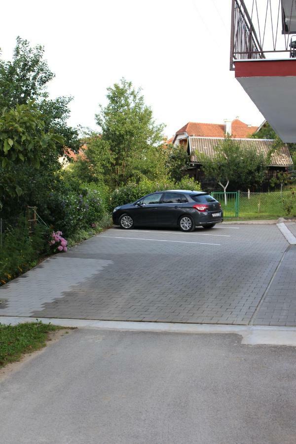 Apartment Zalac Слунь Екстер'єр фото